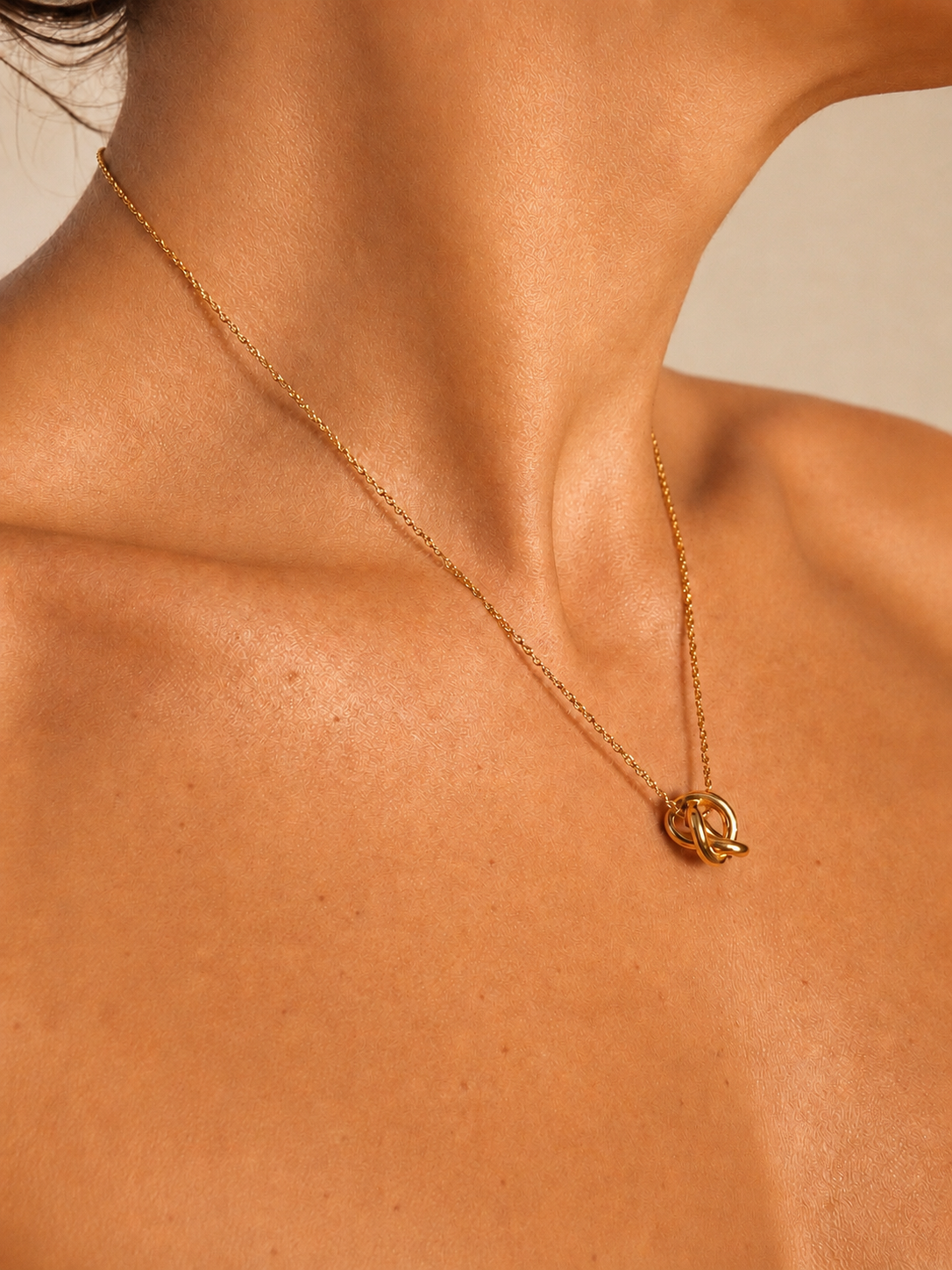 THE KNOT NECKLACE