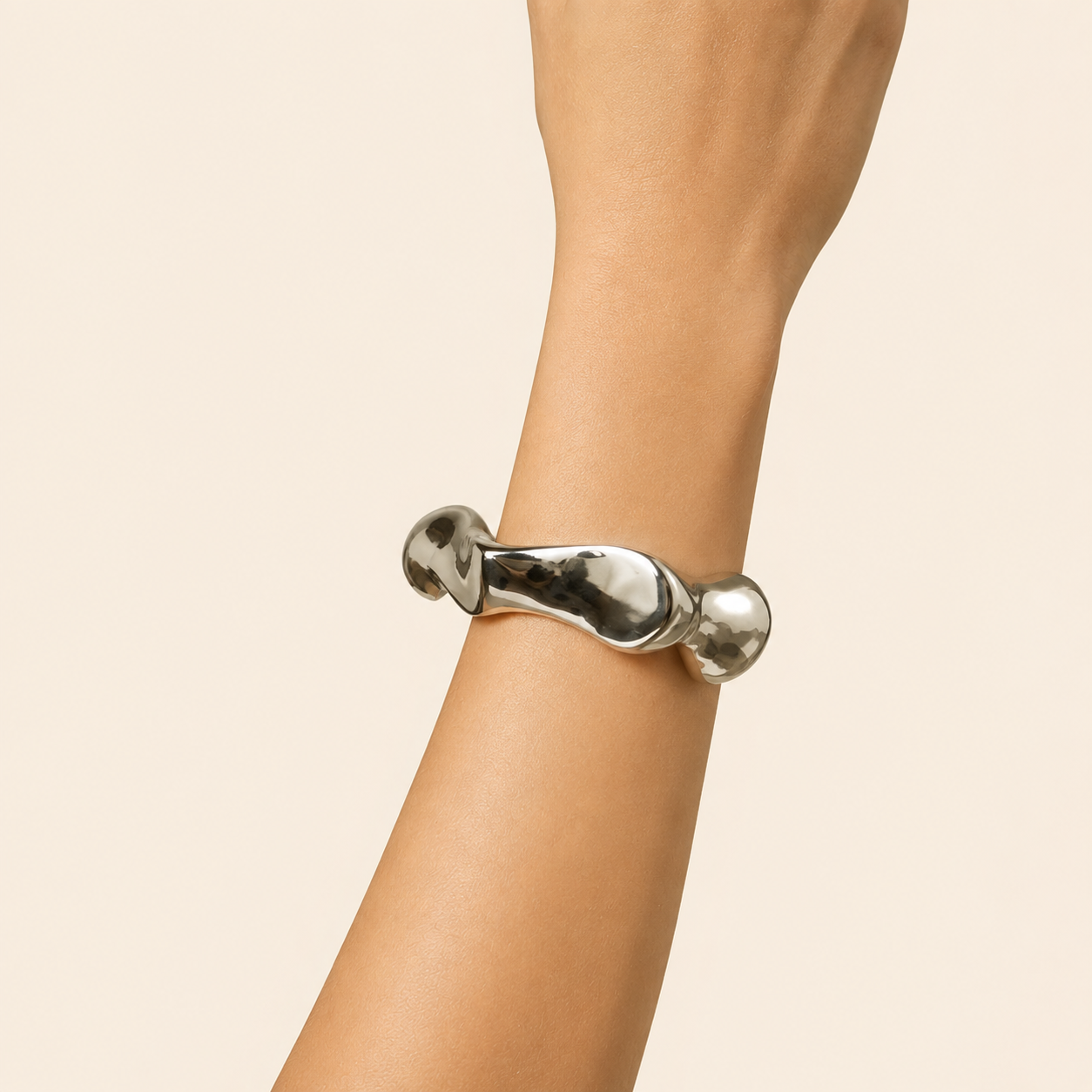 THE FLUID CUFF
